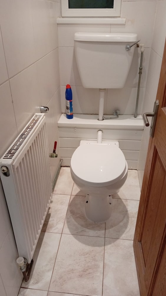 Luton Excellent 1 bed Apartment With Living Room