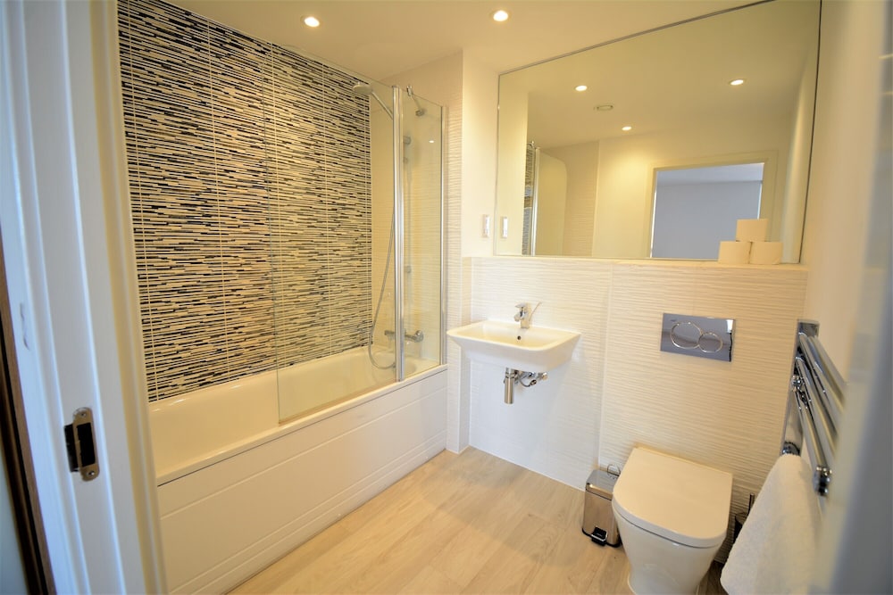 Kennet House Superior Serviced Apartment