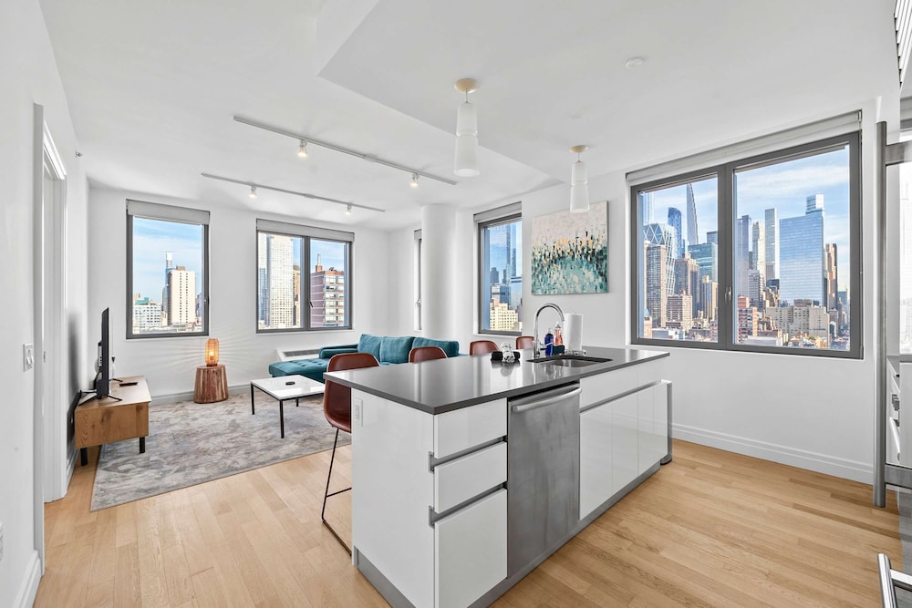 Forte Select Xxii by Rove 2BR Midtown West Apt