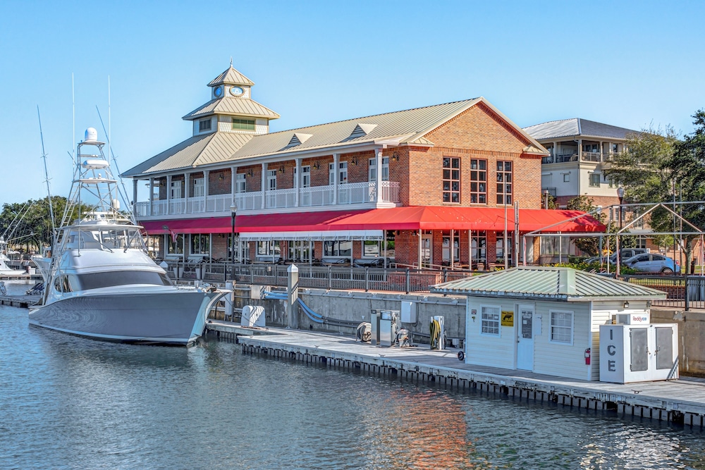Walk Dtwn: Updated Pensacola Gem