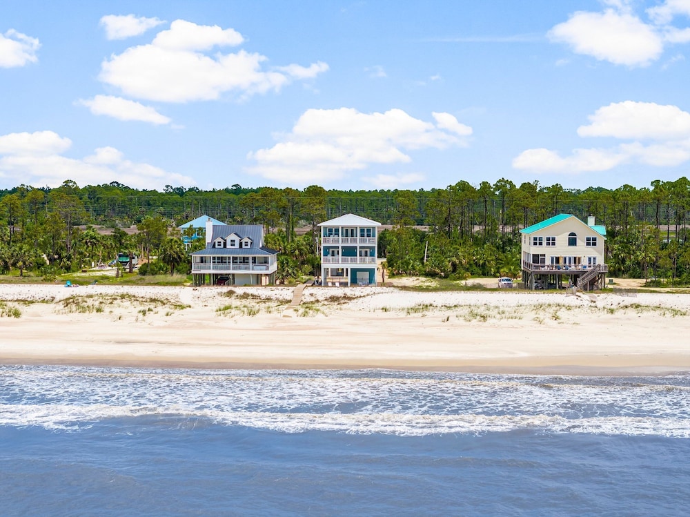 Beach House - Sand Castle Hideaway