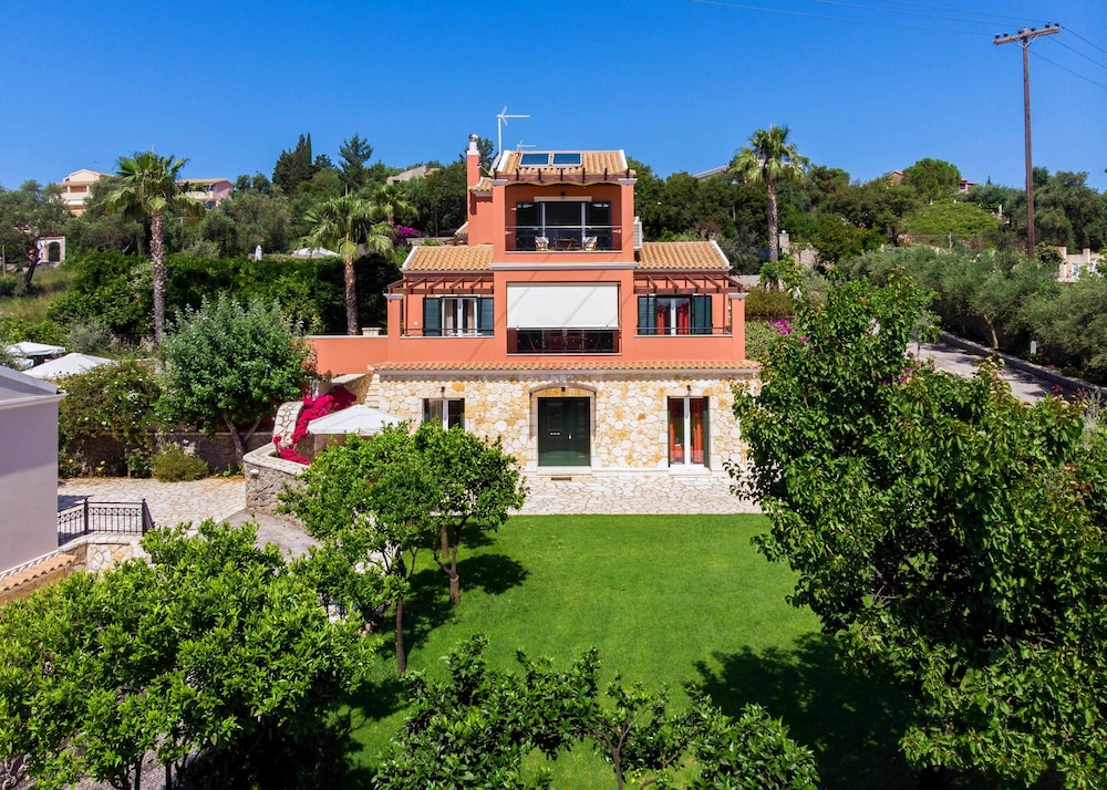 Il Tesori Dassia Villas