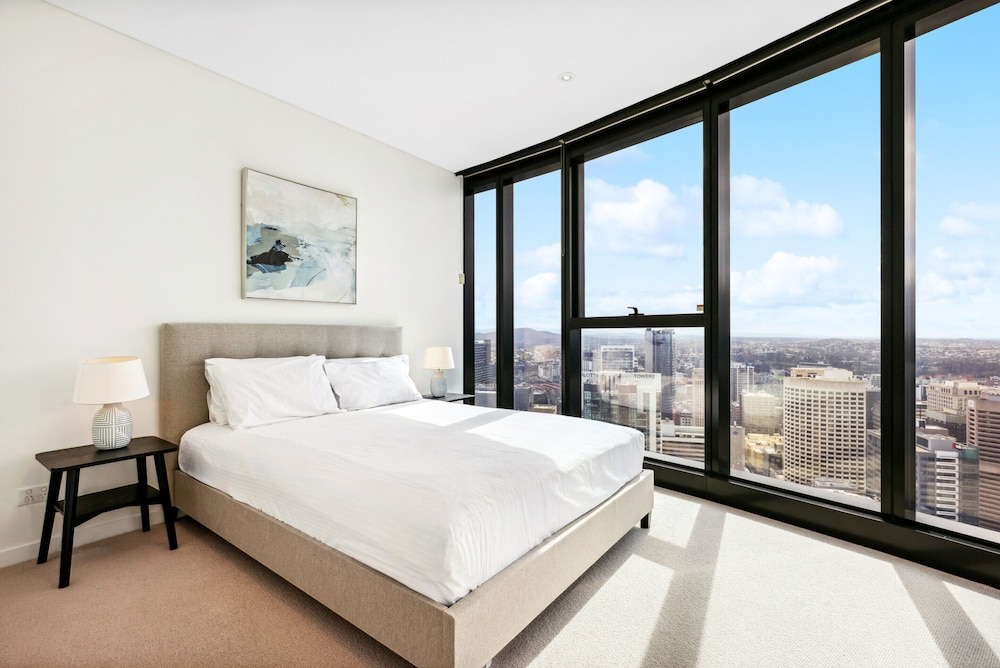 52nd Floor With Panoramic Views of Brisbane City