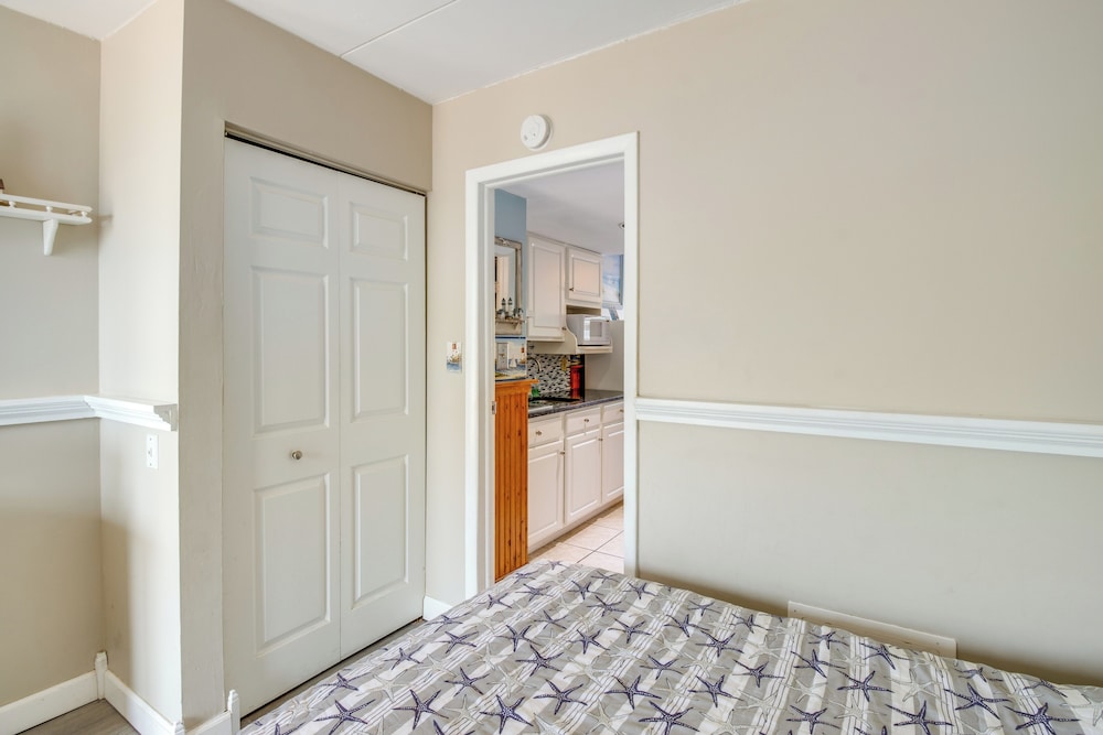 Walk to Wildwood Boardwalk: Family-friendly Condo!