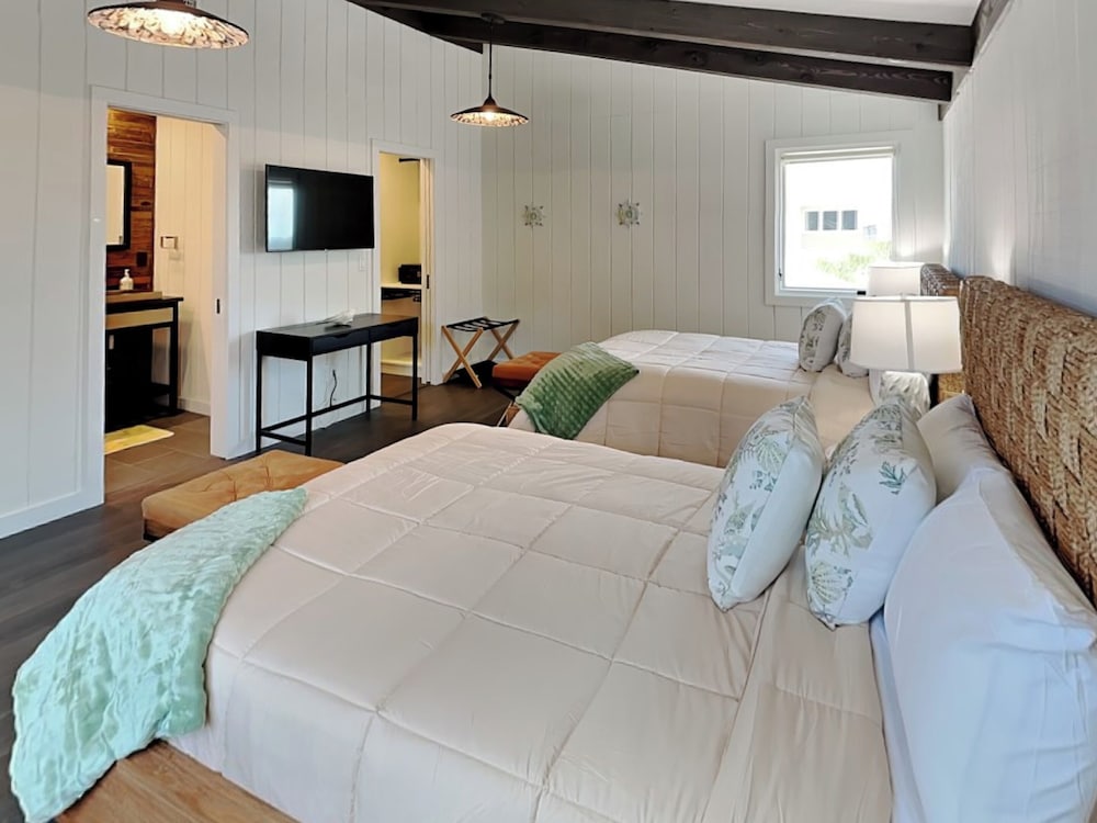 Ocean Commotion by Distinctive Beach Rentals
