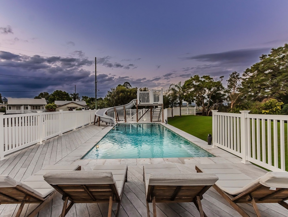 Hamptons White House