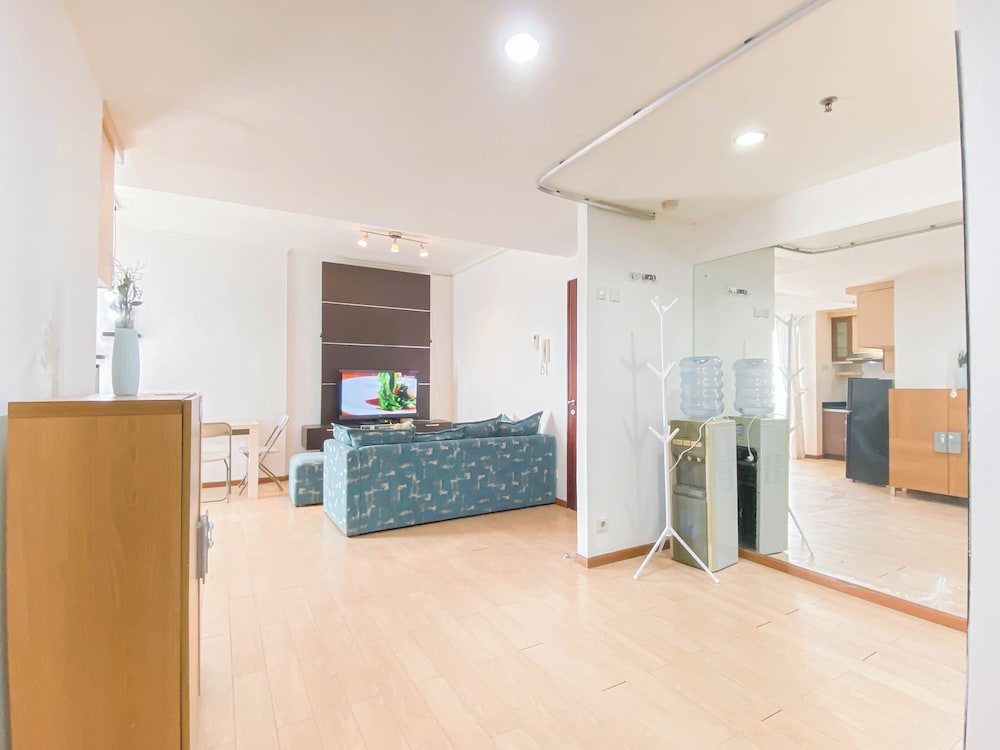 Spacious And Cozy 2Br With Extra Room At Marina Ancol Apartment