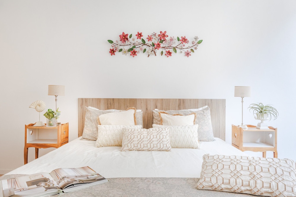 Casa Joyce in Lucca With 1 Bedrooms and 1 Bathrooms