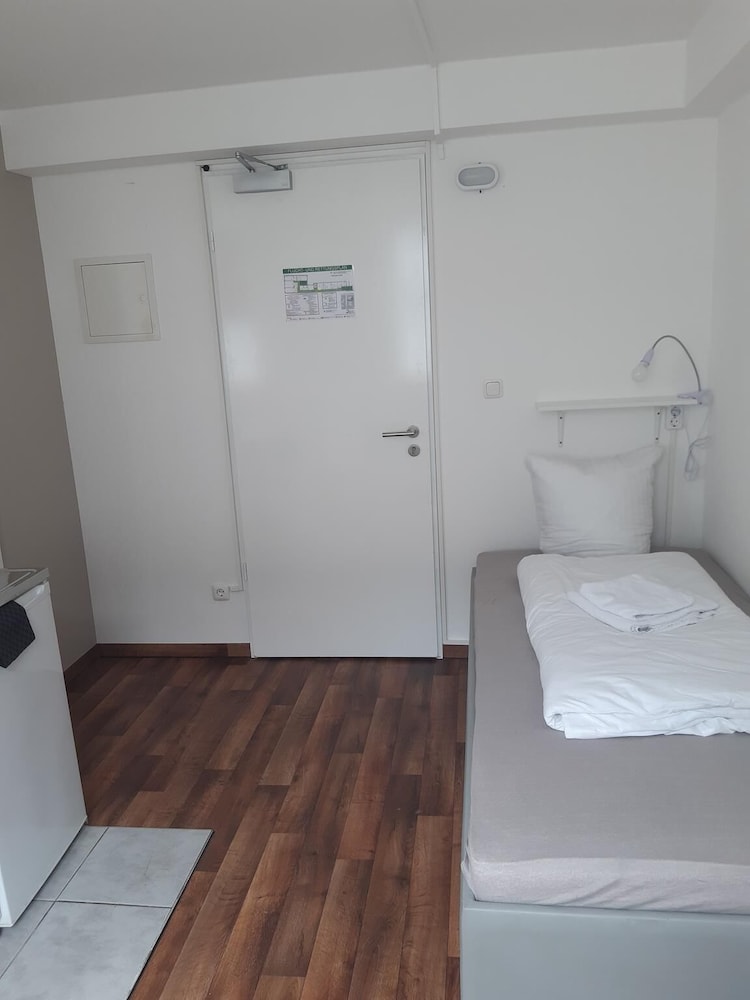2-Rent Group Hostel Apartments SEN14