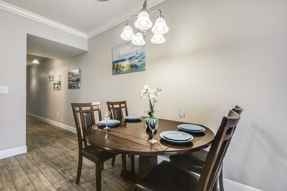 Tidewater by Book That Condo