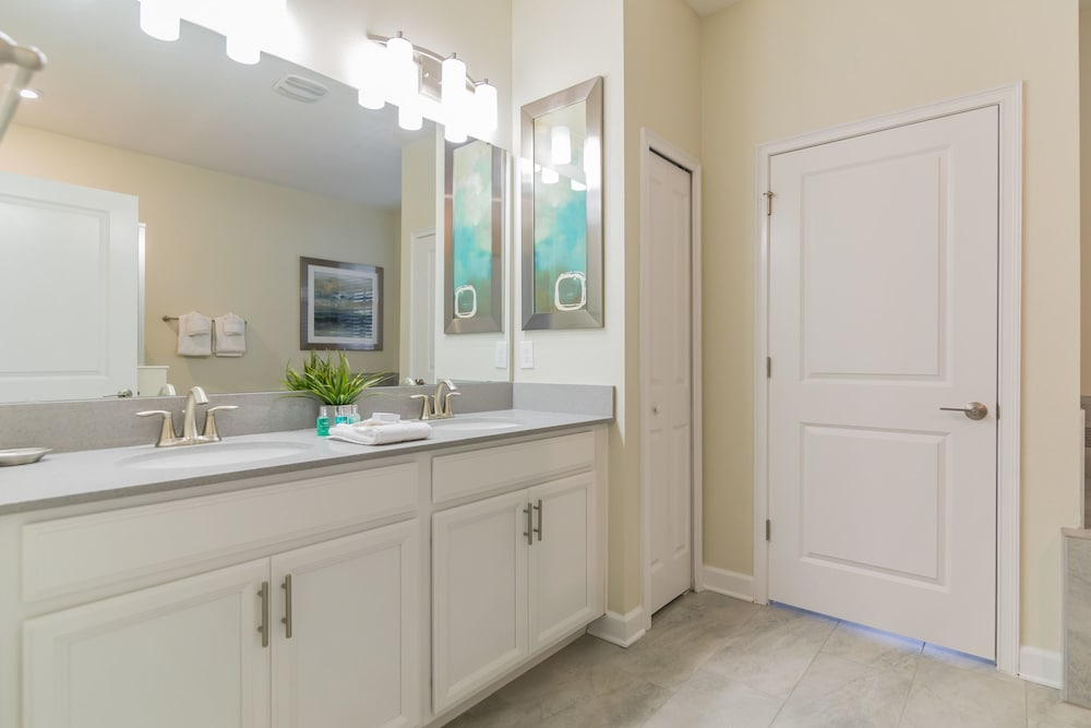 Storey Lake 2961 - Image 4