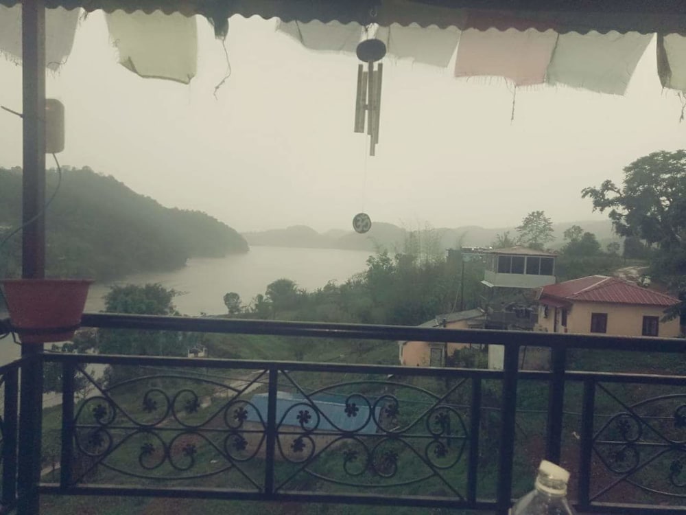 Begnas Lake front guest house