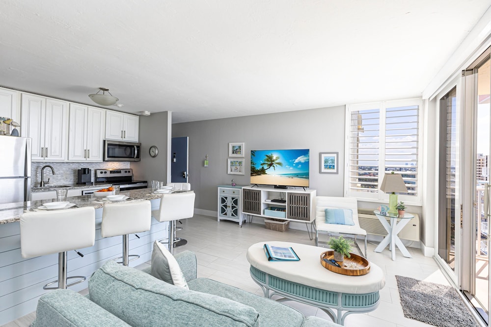 Estero Beach Tennis 1004c Direct Gulf Water Views