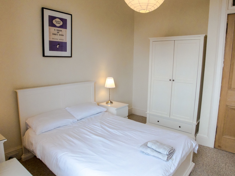 Silver Lining - Luxury Thirlestane Road view 2