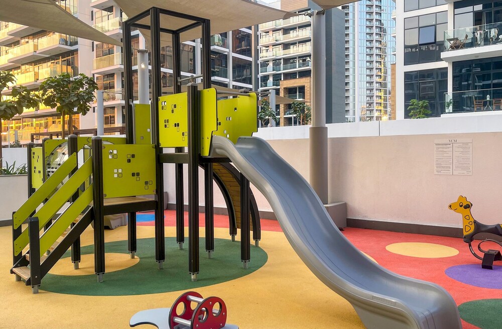 Elite LUX Holiday Homes - Upscale Studio in Azizi Riviera Prime Location Dubai