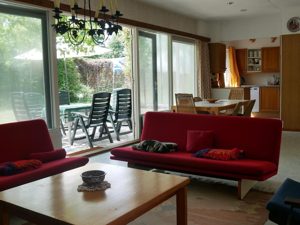 Cozy Family Home With Lovely Garden