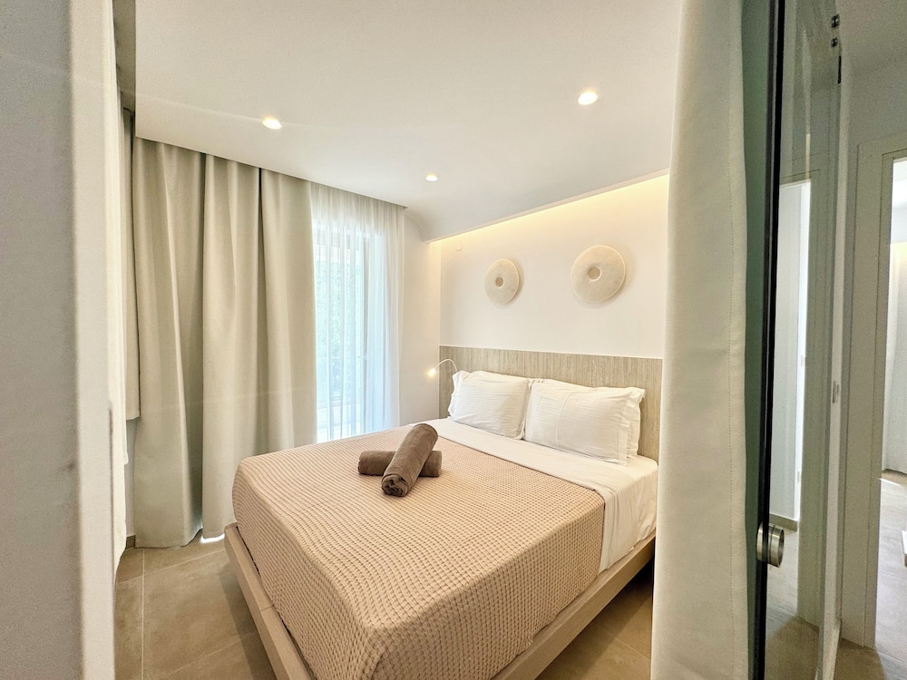 Nusa Suites & Villas