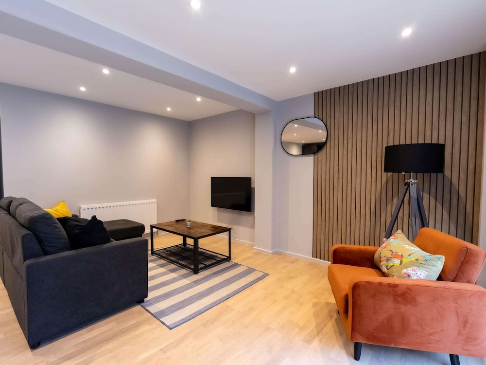 Victoria Park Vista Two-bedroom by Sojo Stay