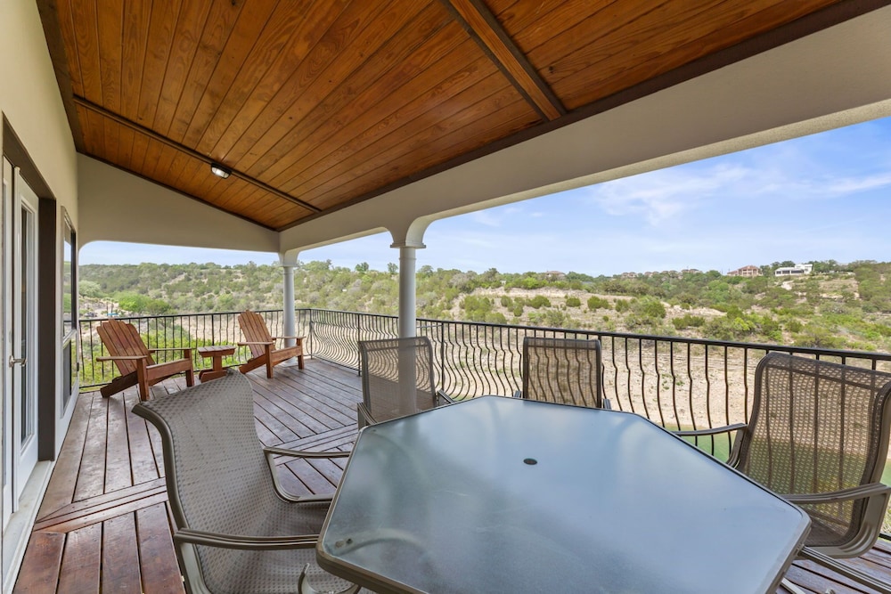 Chardonnay Haus - Unit C