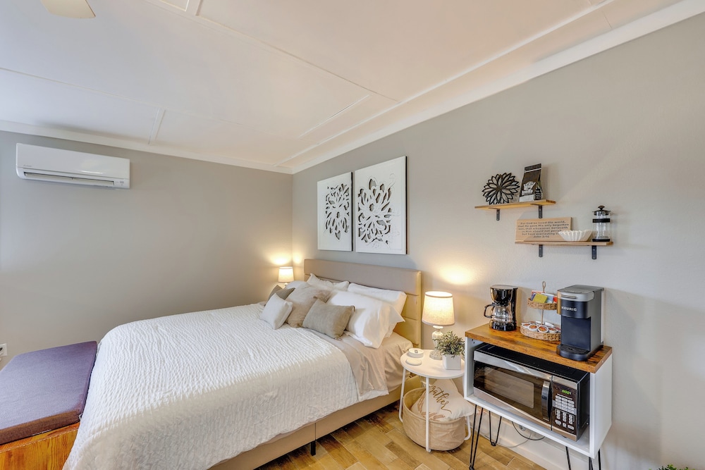 Pet-friendly Studio w/ Yard & Fire Pit in Vilonia!