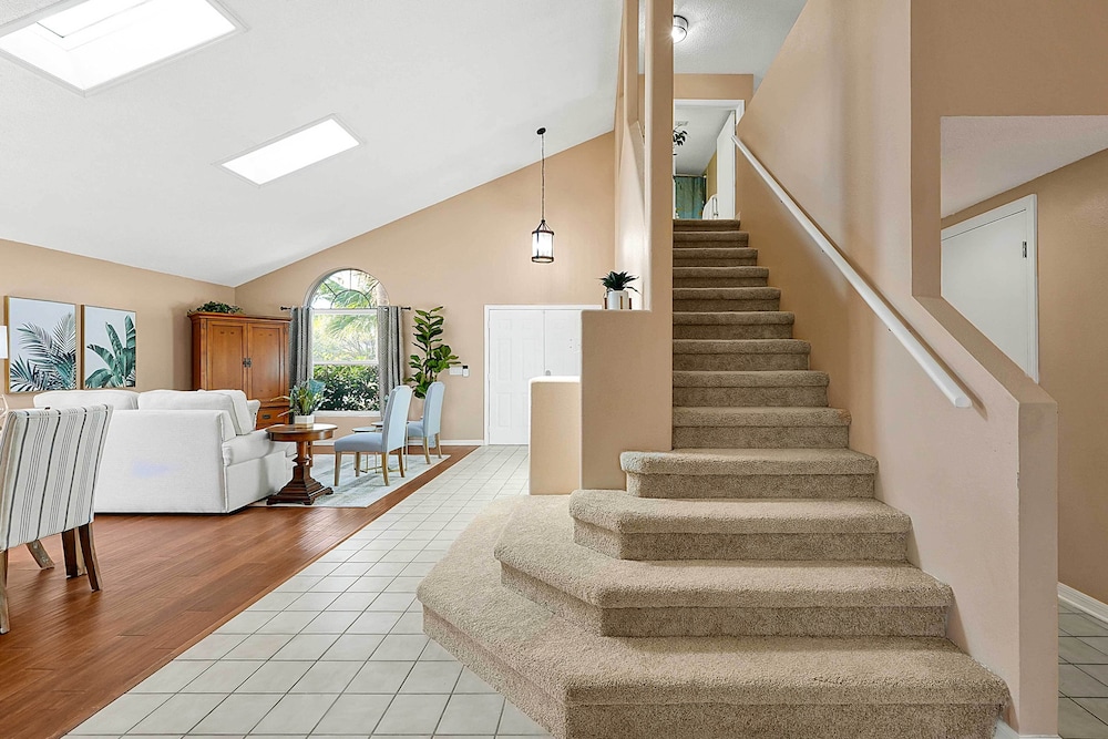Near Disney & Universal: Family Retreat in Orlando