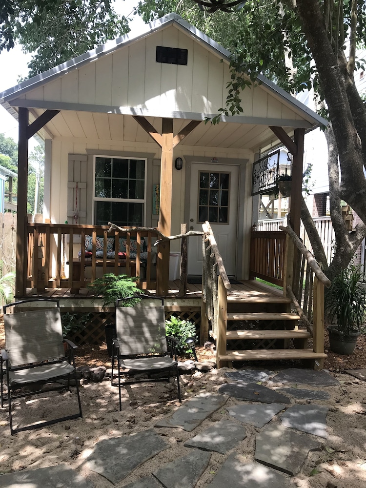 Come Friday Cottages on the Bay