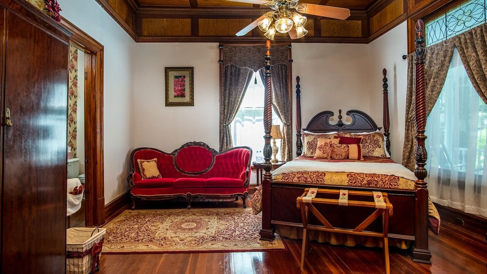 Hogan House at Rose Hill B&B