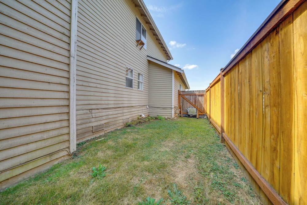 Walk to Hiking Trails: Renton Home w/ Fenced Yard!
