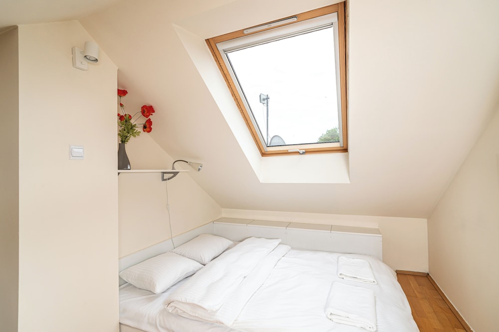 RentPlanet - Apartament Garbarska