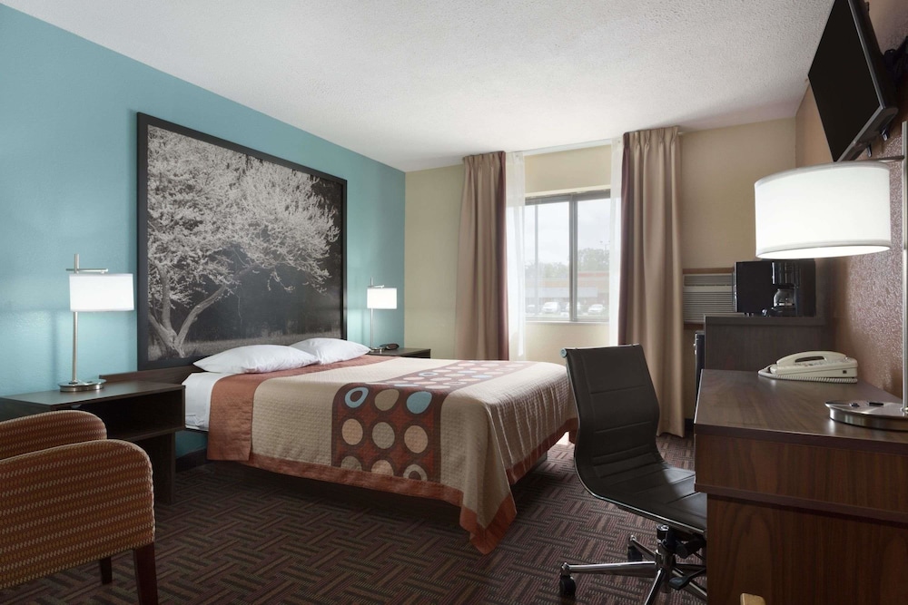 Mount Vernon Vacations - Super 8 by Wyndham Mt. Vernon IL - Property Image 9