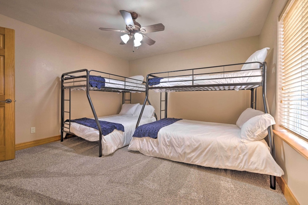 Hurricane Home w/ Pool & Spa ~ 25 Mi to Zion! view 5