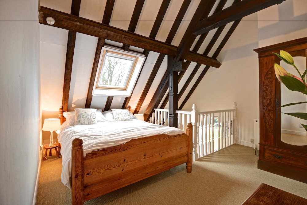 Holiday Cottages and North Star Apartment