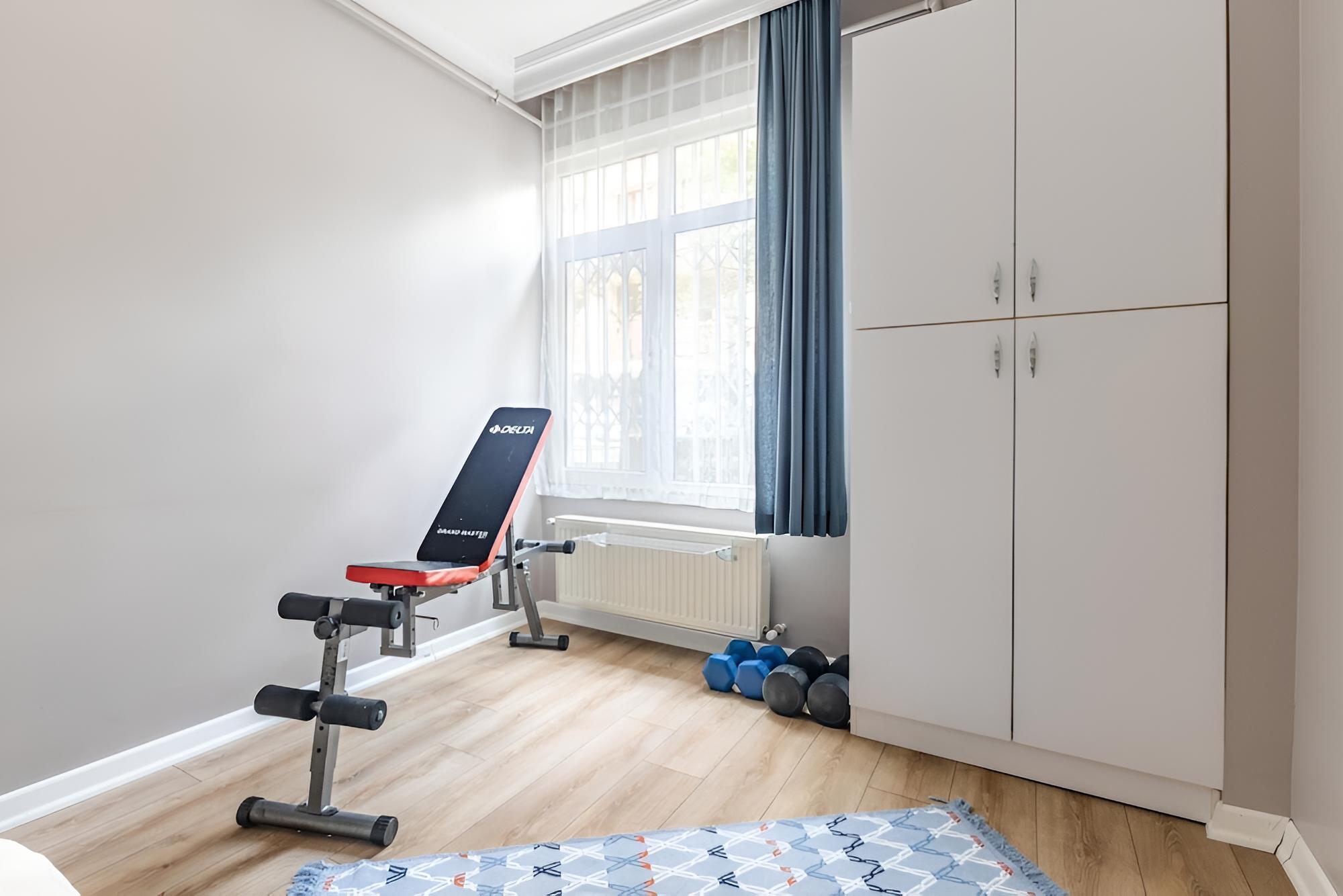 Comfortable House With a Cute Backyard in Kadikoy
