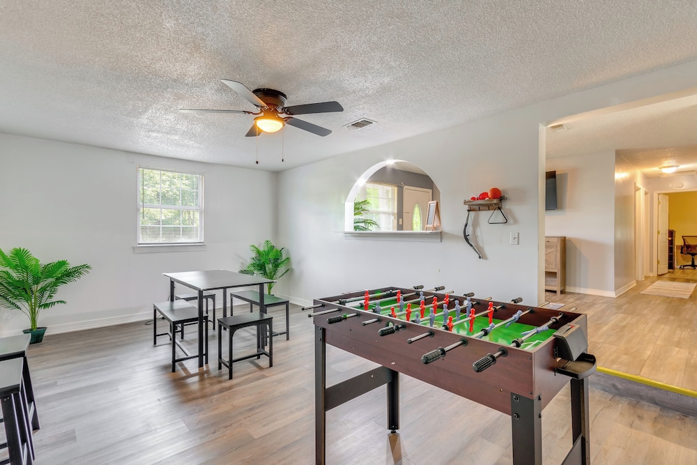 Game, Swim & Explore: Family Home in Pensacola