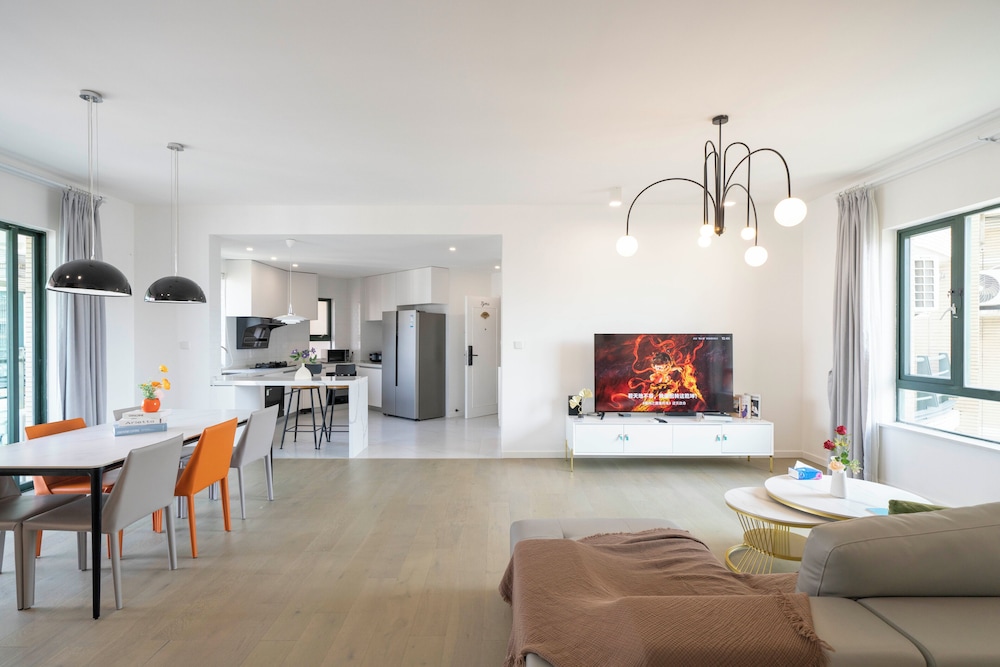 Tyms 3BR 2BA Apt Novel Garden Metro