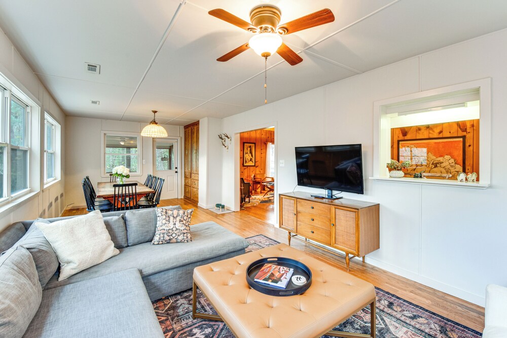 1 Mi to Beach: Lake Rabun Home w/ Carriage House