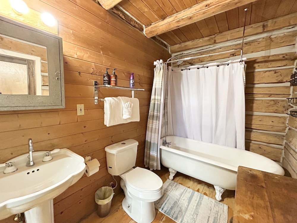 Timeless Mesa Hideaway 2 Bedroom Cabin