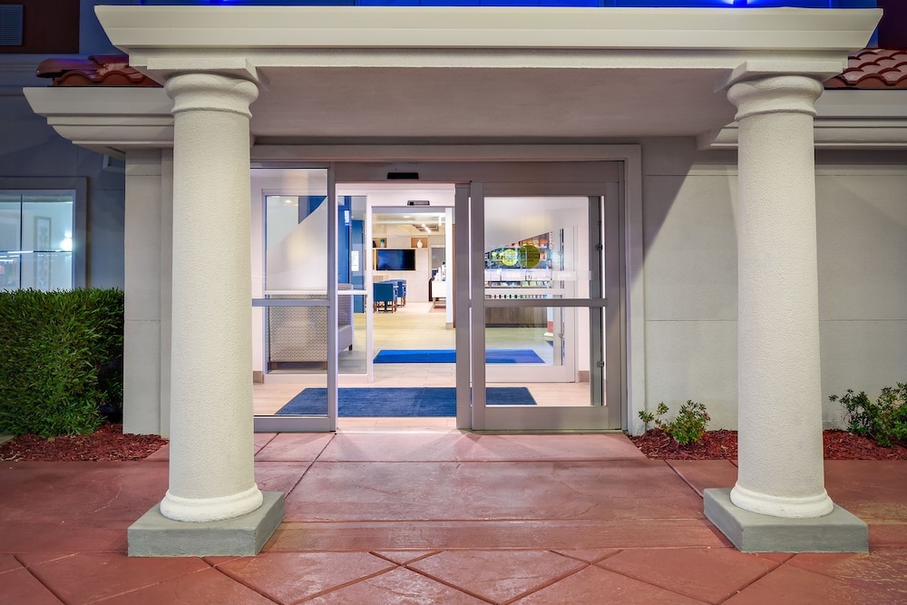 Holiday Inn Express Hotel  Suites Oroville Lake, an IHG Hotel - Property Image 41