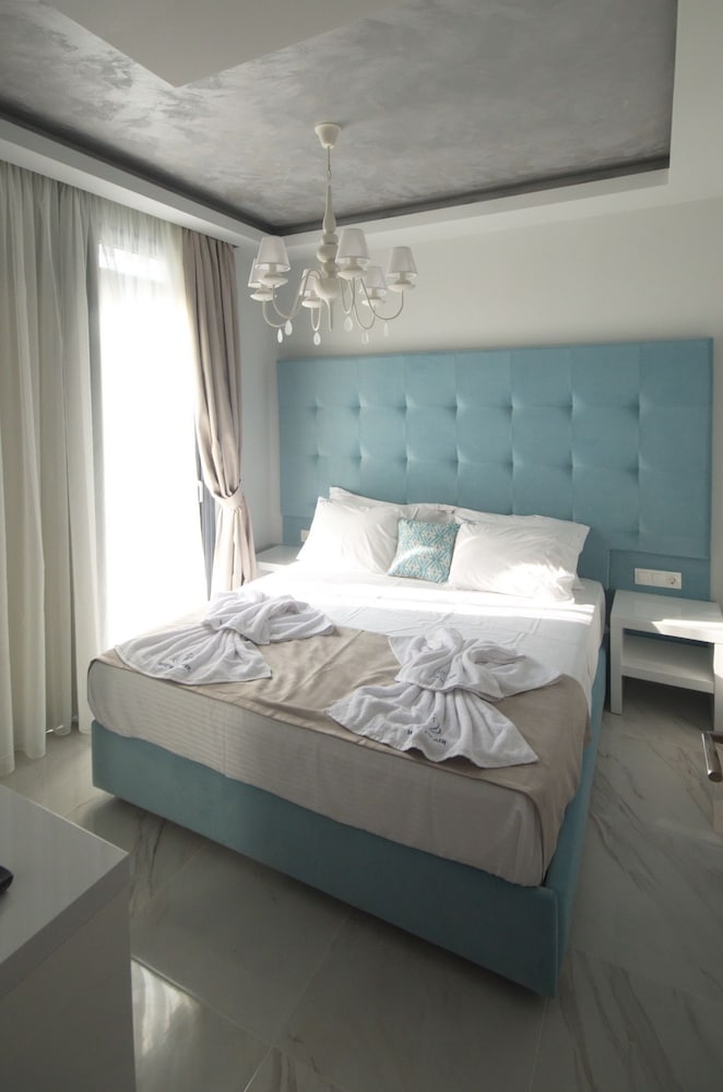 White Pearl Luxury Villas
