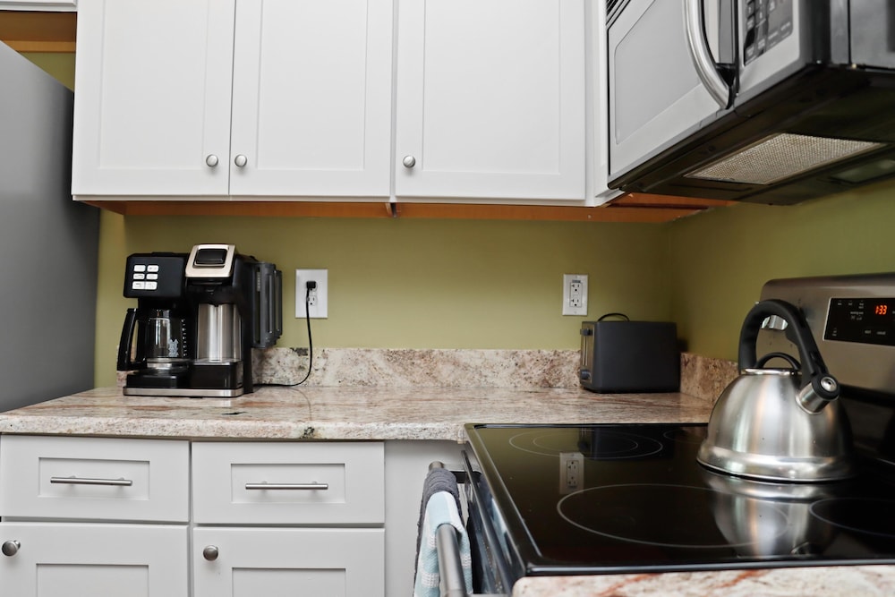 Barefoot Cottage B49 - Seabbatical