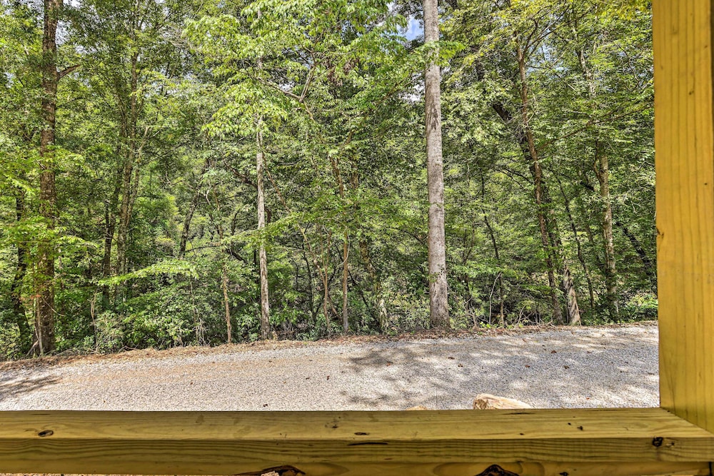 Quaint Tallassee Cabin: Stone Creek On-site! view 2
