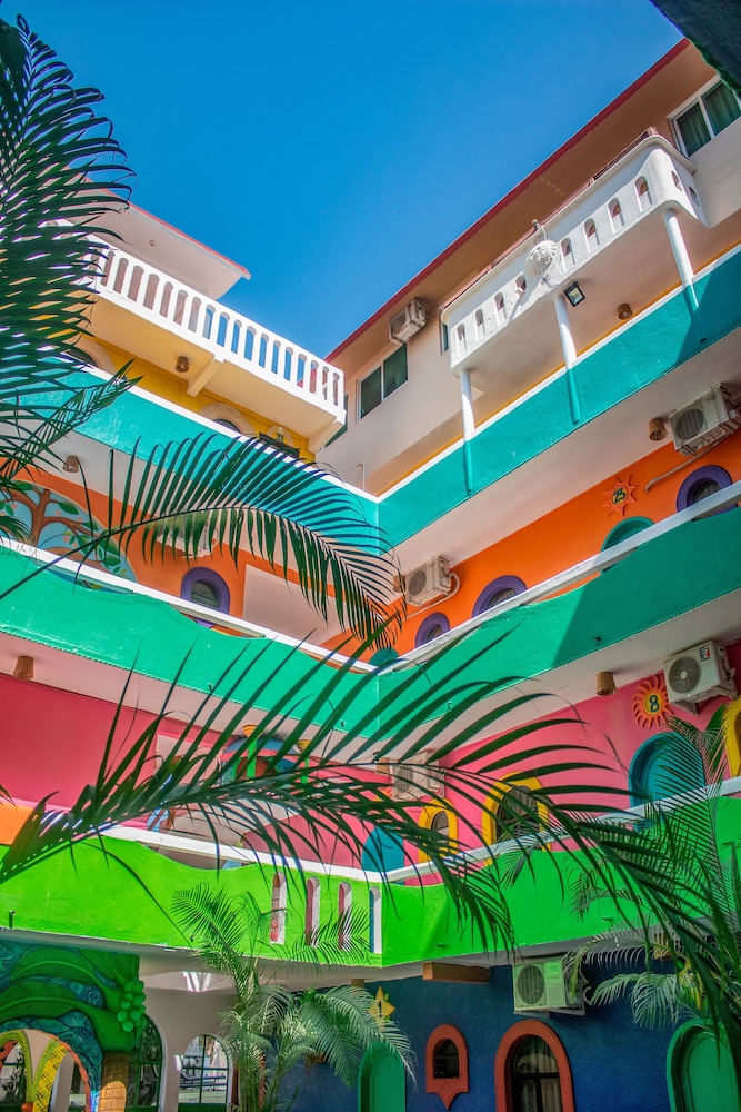 Hotel Kahlo Puerto Escondido - Image 1