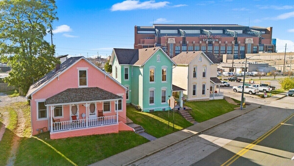 Indy Stadium Villas 710