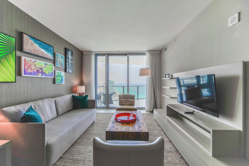 Ocean View Condo Near the Beach