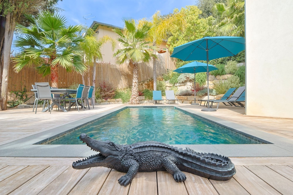 Villa Deva - 5 Bedrooms - Heated Pool