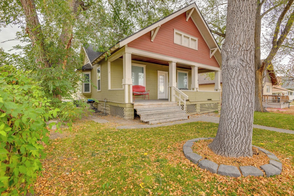 8 Mi to Shoshone Falls: Home w/ Arcade Games! view 4