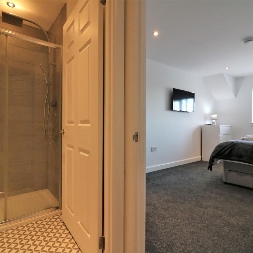 Railway House 5 bed - Maryhill