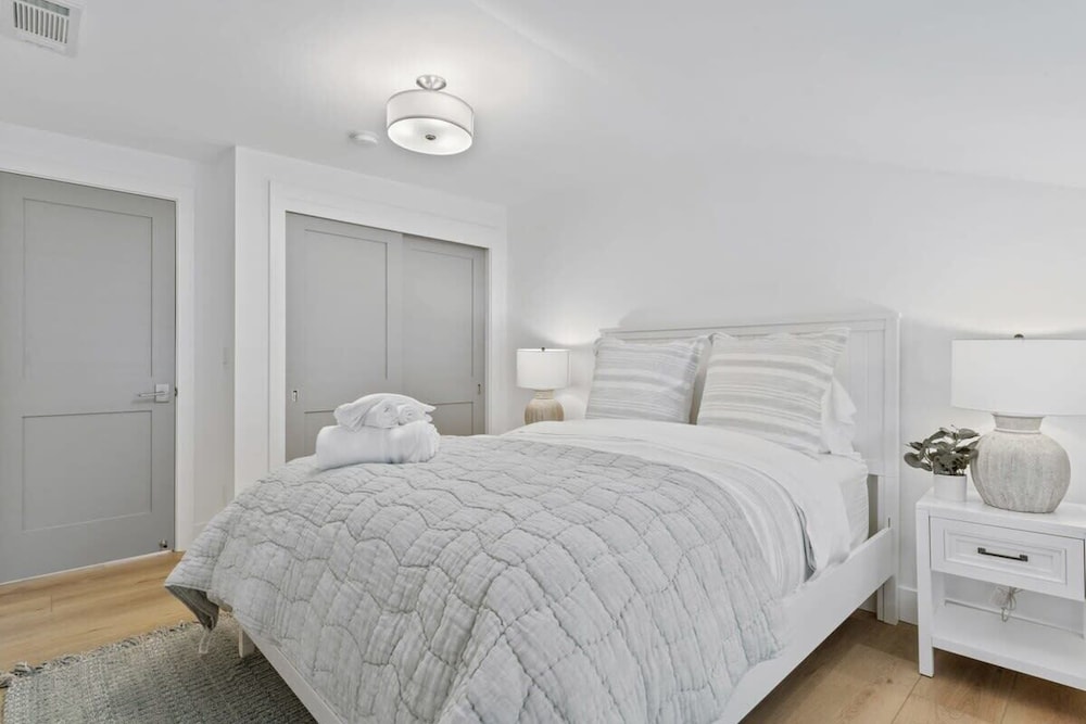 @ Marbella Lane - 3BR W/sweeping Views of Bay Area