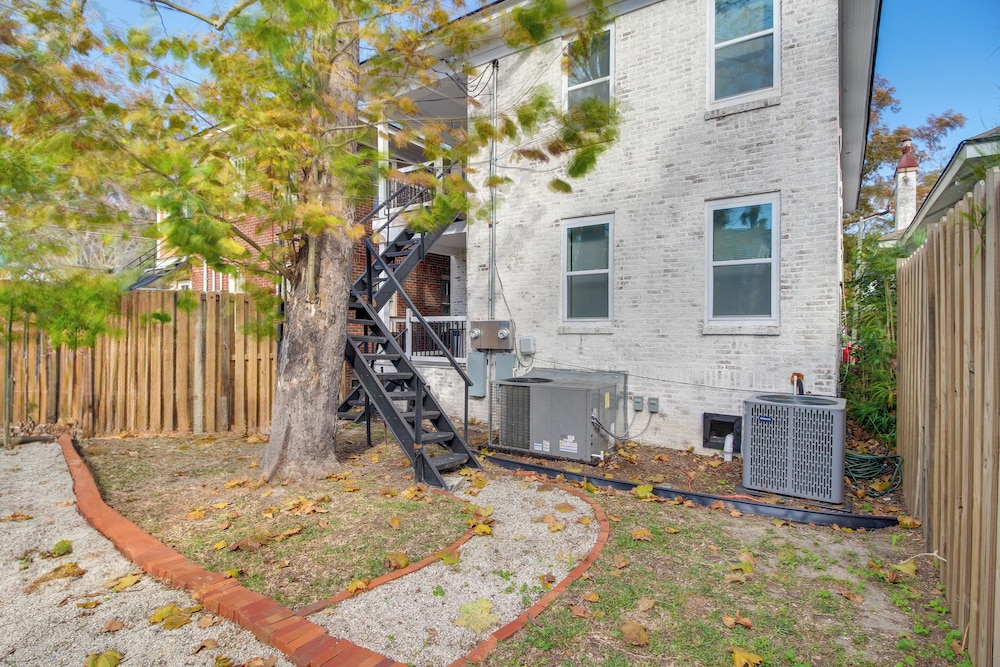 Private Balcony: Spacious, Updated Savannah Apt!