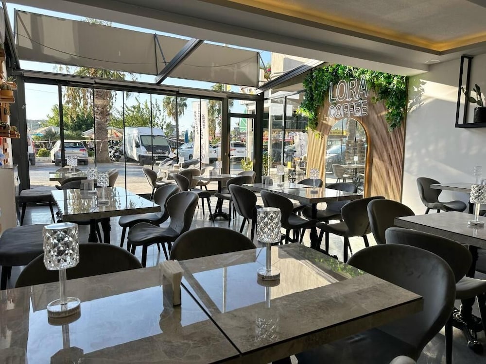 Marina Lora Butik Otel Sığacık